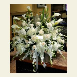 EB0910: All white angel basket