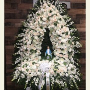 G0150: All White Assorted Gate of Heaven with Statue