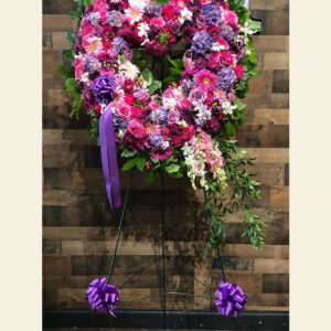 H1050: Open mixed purple heart on an easel