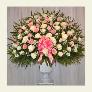 RB0200: pink and white rose basket