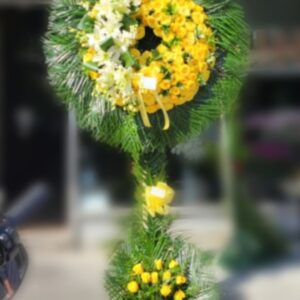 W0160: Yellow and Green Assorted Wreath